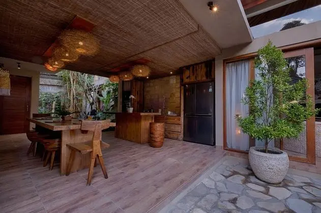 Villa, 4 Yatak Odası, Havuz Manzaralı