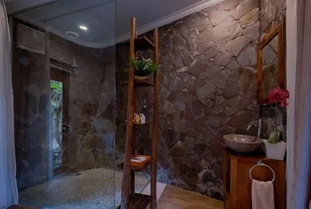 Villa, 4 Yatak Odası, Havuz Manzaralı