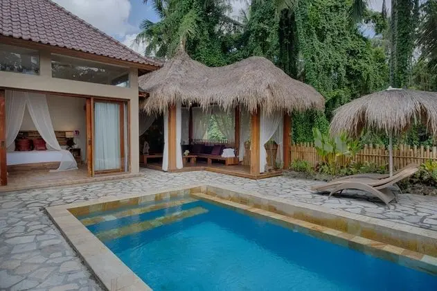 Villa, 4 Yatak Odası, Havuz Manzaralı