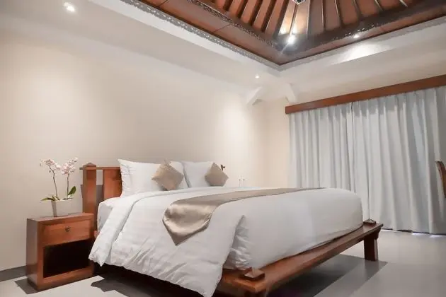 Superior Tek Büyük Yataklı Oda (Balinese Style)