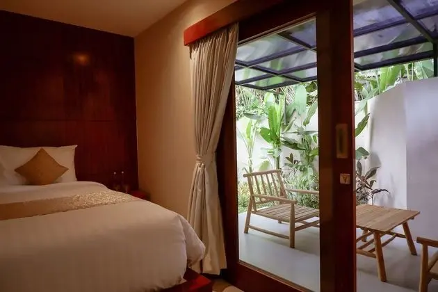 Superior Tek Büyük Yataklı Oda (Balinese Style)