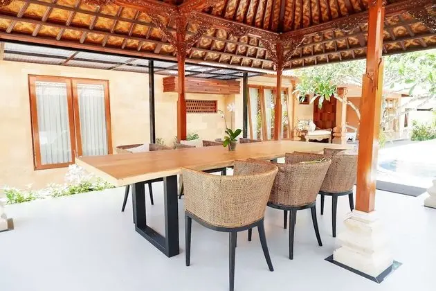 Superior Tek Büyük Yataklı Oda (Balinese Style)