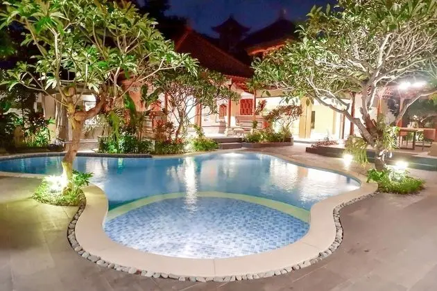 Superior Tek Büyük Yataklı Oda (Balinese Style)