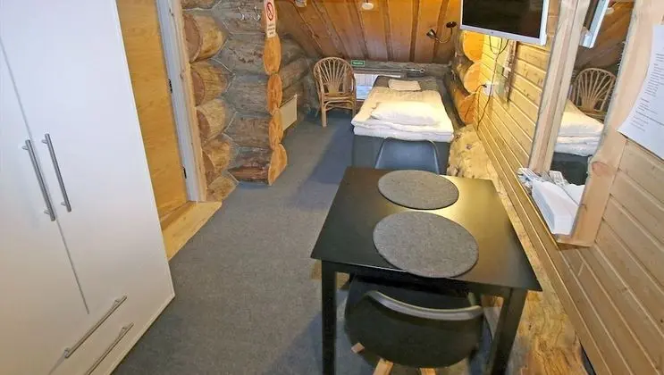 Basic Tek Büyük veya İki Ayrı Yataklı Oda, Ortak Banyo