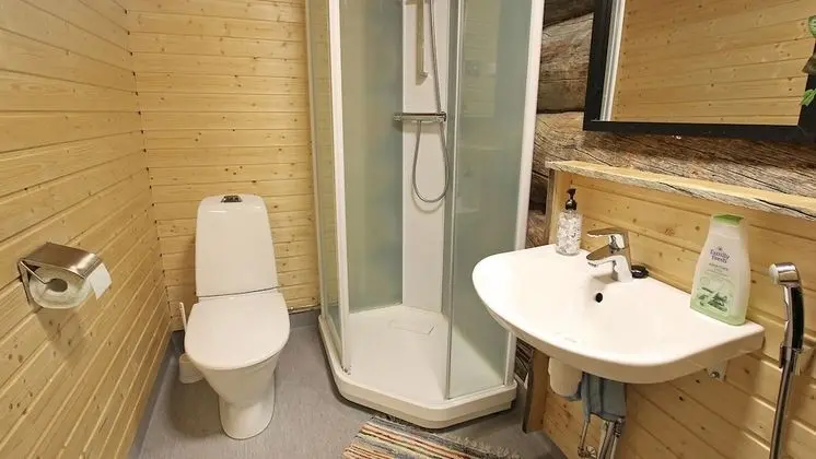 Basic Tek Büyük veya İki Ayrı Yataklı Oda, Ortak Banyo