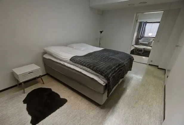 One-Bedroom Apartment - 4 -