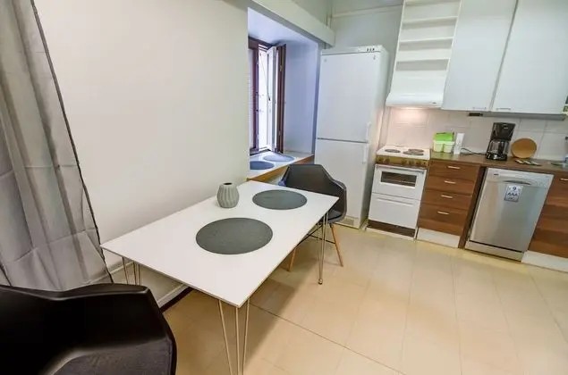 One-Bedroom Apartment - 4 -