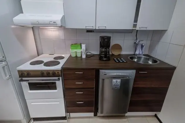 One-Bedroom Apartment - 4 -