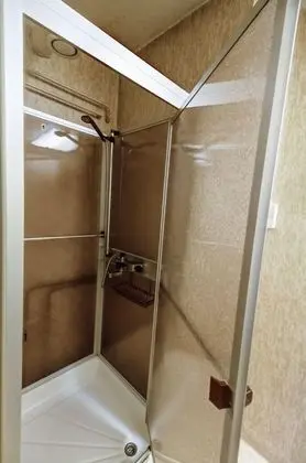 One-Bedroom Apartment - 4 -