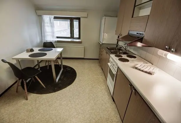 Studio Apartment with shared bathroom - 8 -