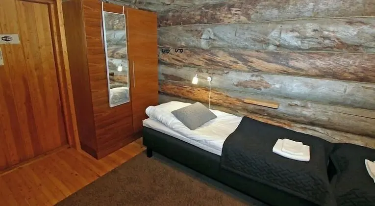 Quadruple-Room with Shared Bathroom -62- Kaira