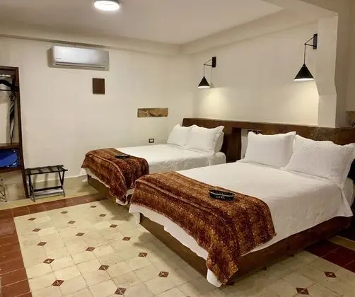 Deluxe Tek Büyük Yataklı Oda, 2 Çift Kişilik Yatak, Buzdolabı, Havuz Kenarı