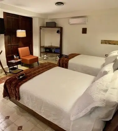 Deluxe Tek Büyük Yataklı Oda, 2 Çift Kişilik Yatak, Buzdolabı, Havuz Kenarı