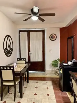 Deluxe Tek Büyük Yataklı Oda, 2 Çift Kişilik Yatak, Buzdolabı, Havuz Kenarı