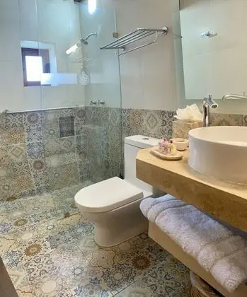 Deluxe Tek Büyük Yataklı Oda, 2 Çift Kişilik Yatak, Buzdolabı, Havuz Kenarı