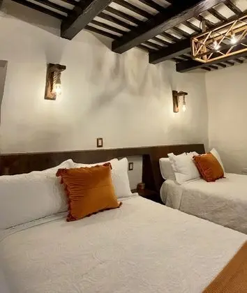 Deluxe Tek Büyük Yataklı Oda, 2 Çift Kişilik Yatak, Buzdolabı, Havuz Manzaralı