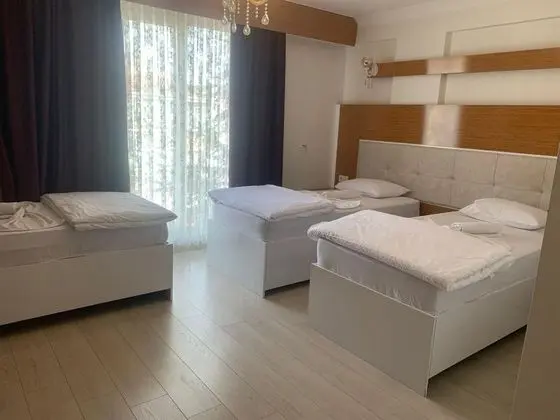 Geniş Aile Odası, Bahçe Manzaralı