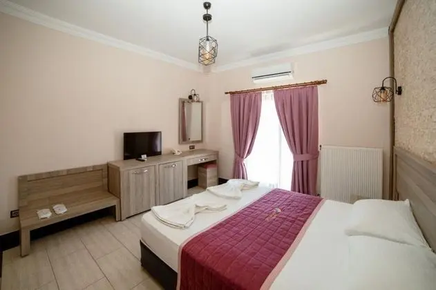 Çift Kişilik, Bahçe Manzaralı
