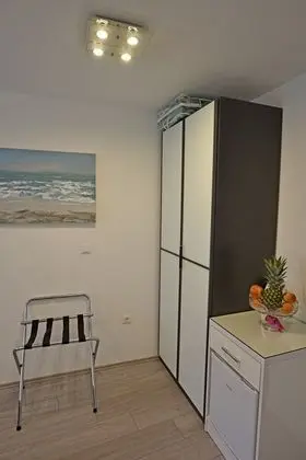 Premium Tek Büyük veya İki Ayrı Yataklı Oda (Dvornikova street, Annex)