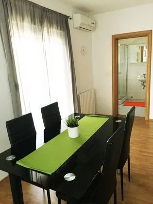 Superior Apart Daire, 1 Büyük (Queen) Boy Yatak ve Çekyat, Balkon, Kısmi Deniz Manzaralı
