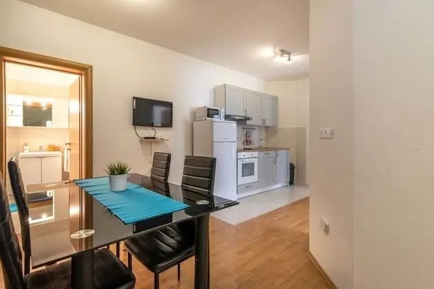 Superior Apart Daire, 1 Büyük (Queen) Boy Yatak ve Çekyat, Balkon, Kısmi Deniz Manzaralı