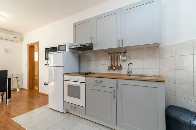 Superior Apart Daire, 1 Büyük (Queen) Boy Yatak ve Çekyat, Balkon, Kısmi Deniz Manzaralı