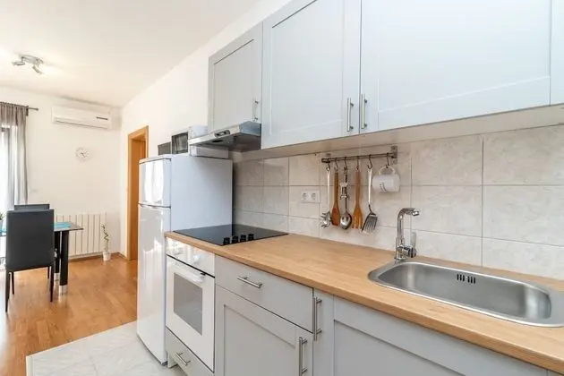 Superior Apart Daire, 1 Büyük (Queen) Boy Yatak ve Çekyat, Balkon, Kısmi Deniz Manzaralı