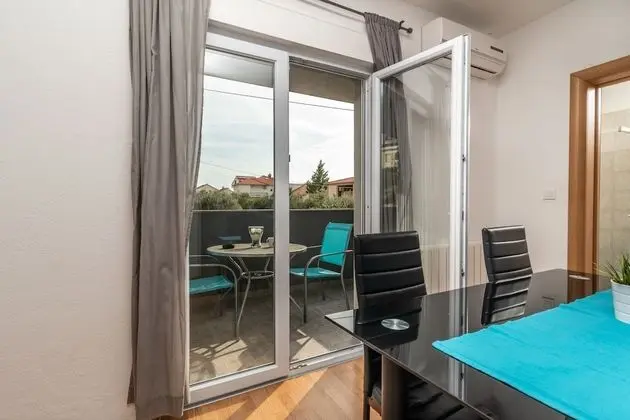 Superior Apart Daire, 1 Büyük (Queen) Boy Yatak ve Çekyat, Balkon, Kısmi Deniz Manzaralı