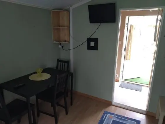 Kulübe (Linen not included)