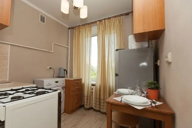 Deluxe Stüdyo (Gruzinsky pereulok, 16)