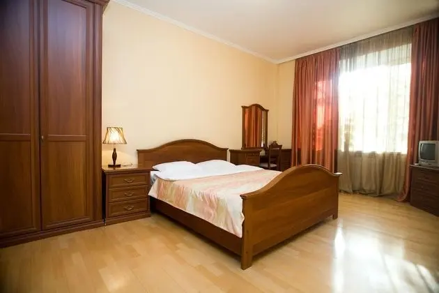 Apart Daire, 2 Yatak Odası (Staropimenovsky per., 16)