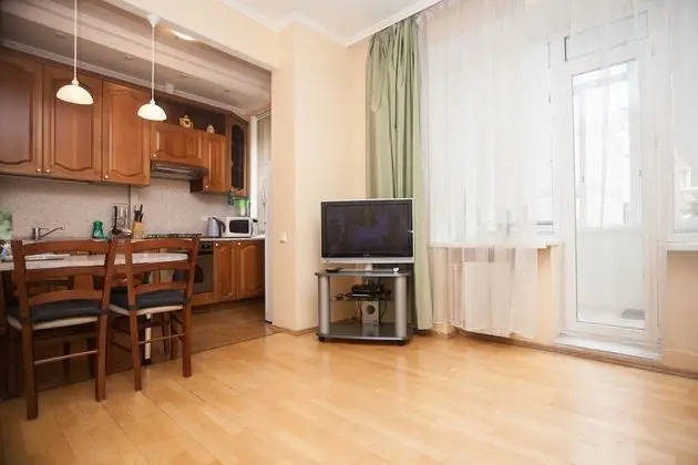 Apart Daire, 2 Yatak Odası (Staropimenovsky per., 16)