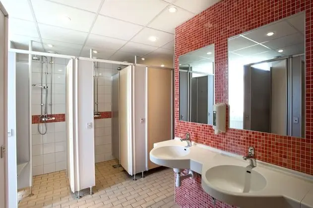 Dört Kişilik Oda, Ortak Banyo (excluding bed linen and towels)