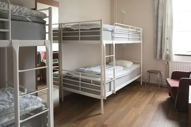 Üç Kişilik Oda, Ortak Banyo (excluding bed linen and towels)