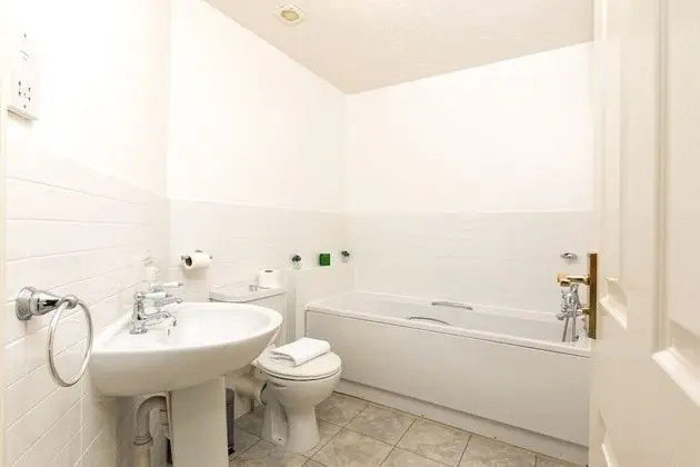 Superior Ev, Özel Banyo, Bahçe Manzaralı (KVM - Whitebeam House)