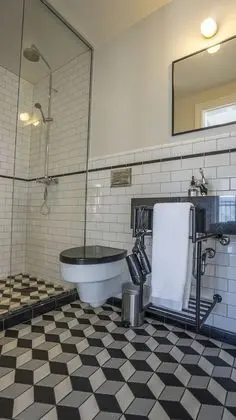 Top Floor Apartment with Kitchenette