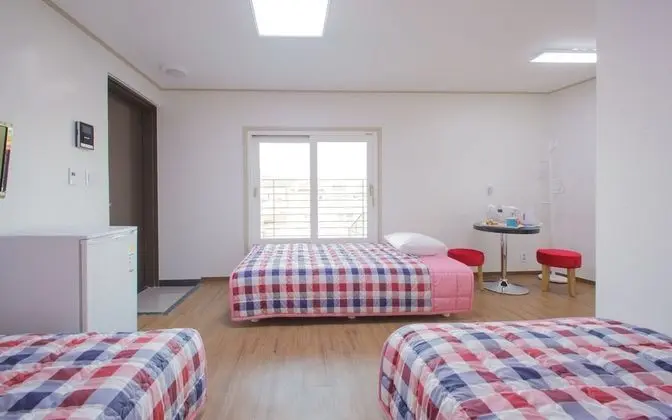 Üç Kişilik Oda