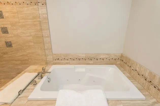 Süit, 1 En Büyük (King) Boy Yatak, Göl Manzaralı (Casino Suite)