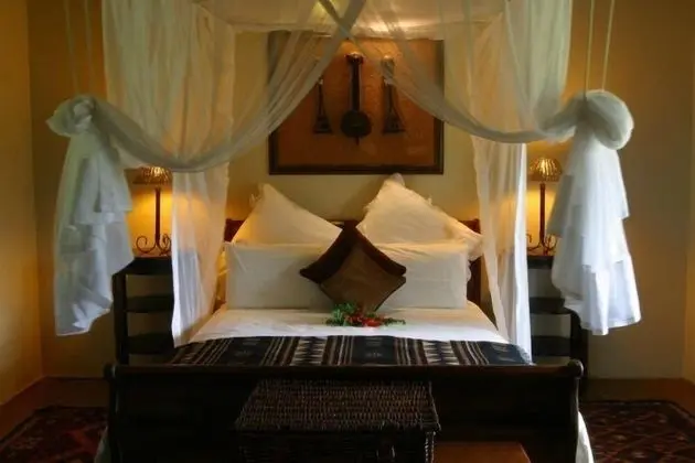 Honeymoon Suite