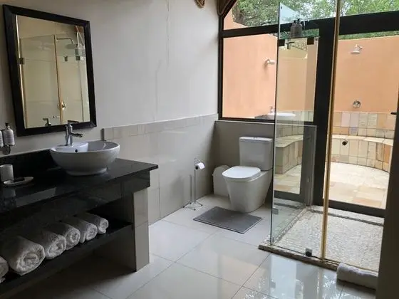 Honeymoon Suite
