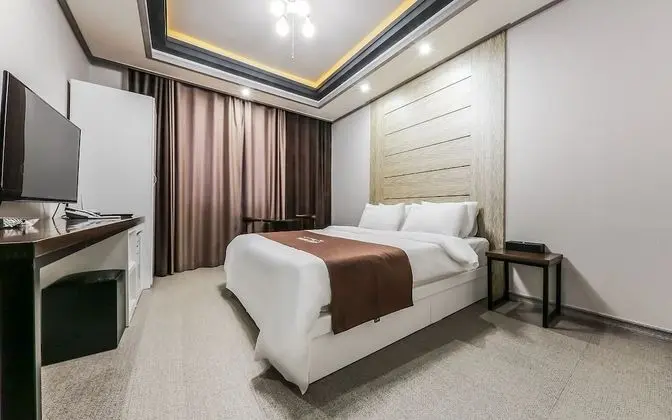 Oda (Deluxe room (Netflix available))