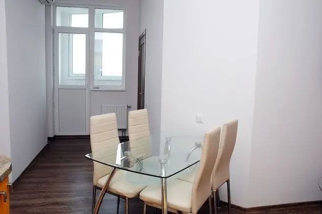 City Apart Daire, 1 Büyük (Queen) Boy Yatak ve Çekyat, Sigara İçilmez (118 Zhylyanska street)