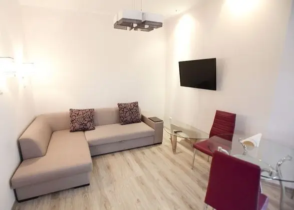 City Apart Daire, 1 Büyük (Queen) Boy Yatak ve Çekyat, Sigara İçilmez (118 Zhylyanska street)