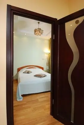 Executive Apart Daire, 1 Büyük (Queen) Boy Yatak ve Çekyat (121 Saksaganskogo street)