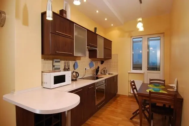 Executive Apart Daire, 1 Büyük (Queen) Boy Yatak ve Çekyat (121 Saksaganskogo street)
