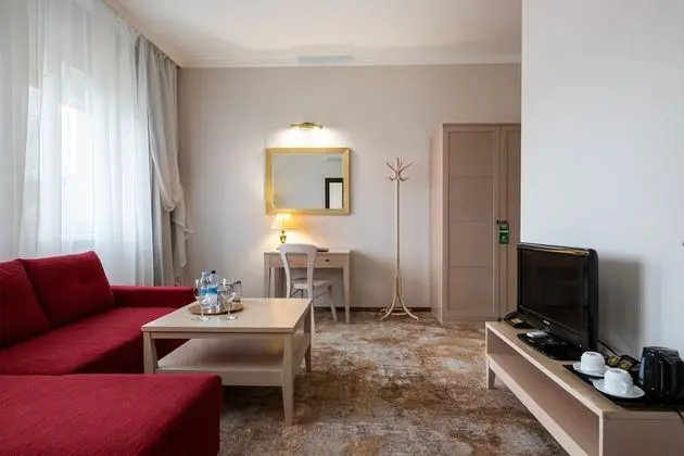 Luxury Oda