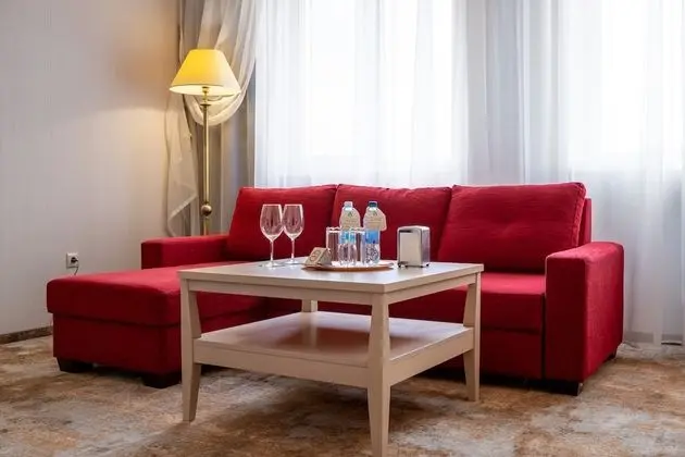 Luxury Oda