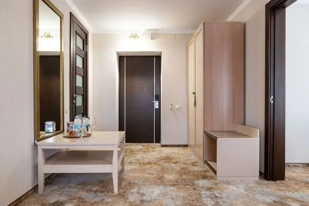 Luxury Oda