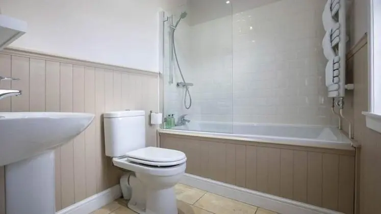 Tek Büyük Yataklı Oda, 1 En Büyük (King) Boy Yatak, Göl Manzaralı