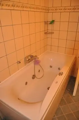 Villa, 5 Yatak Odası, Kısmi Deniz Manzaralı